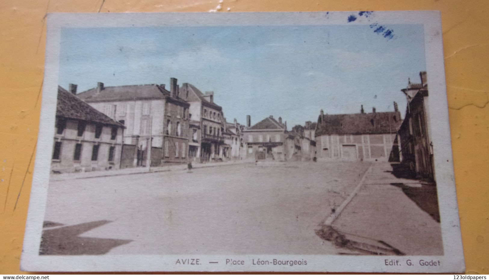 51 - AVIZE - Place Léon-Bourgeois VOYAGEE 1953 - Sonstige & Ohne Zuordnung