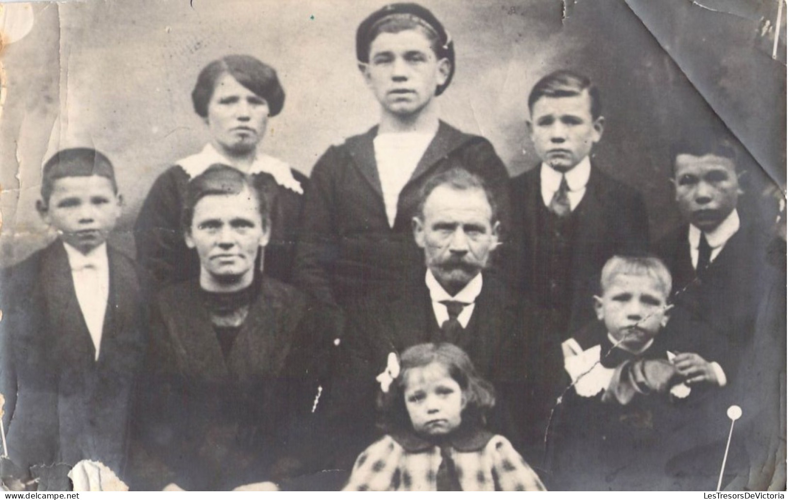 Photographie - Lilles - Pas De Calais - Année 1915 - Photo De Famille - Dim: 12,5/20 Cm - Anonymous Persons