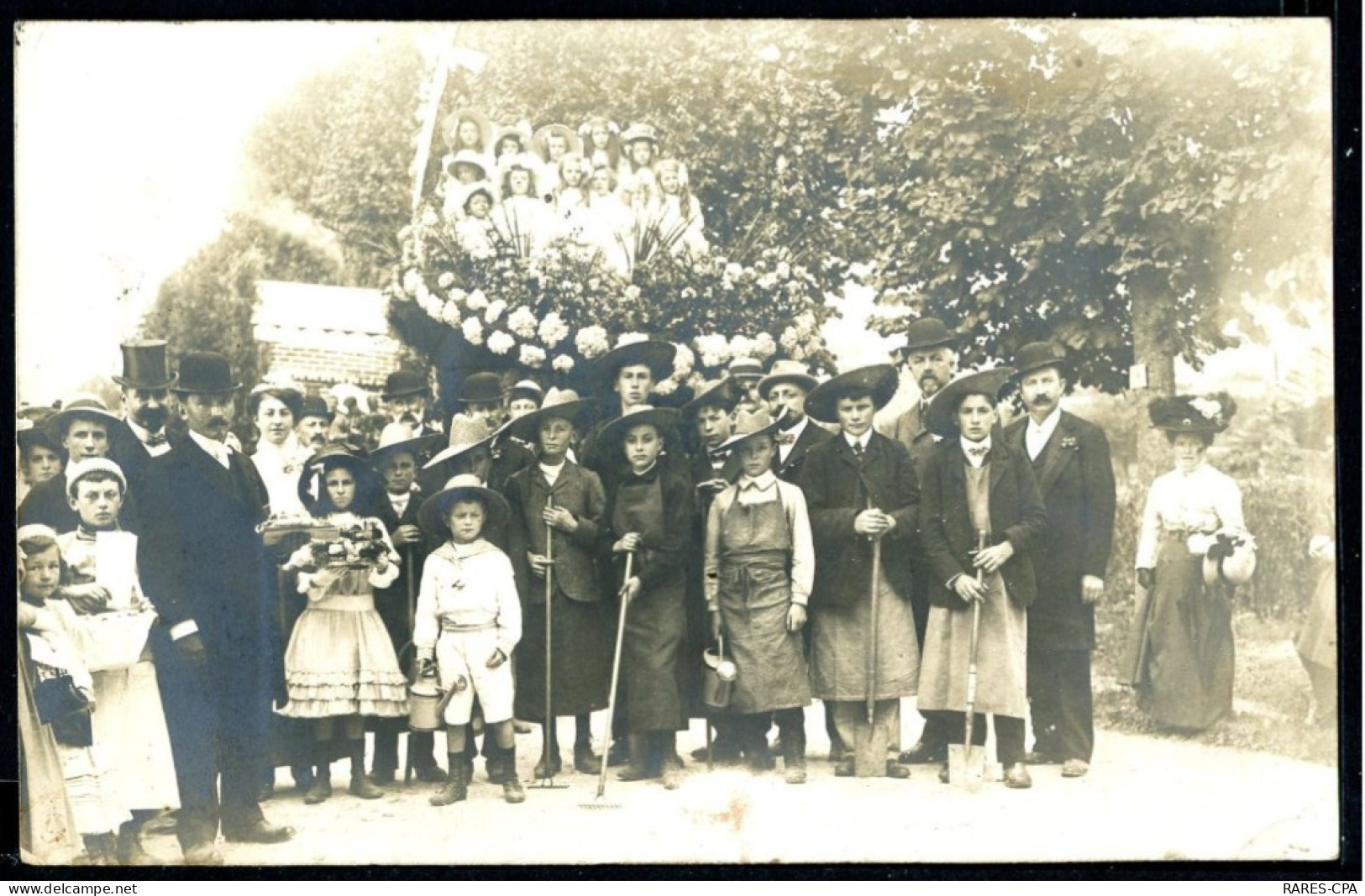 50 AVRANCHES - Défilé , Char Et Leurs Jardiniers - TTB / CPA PHOTO - Avranches