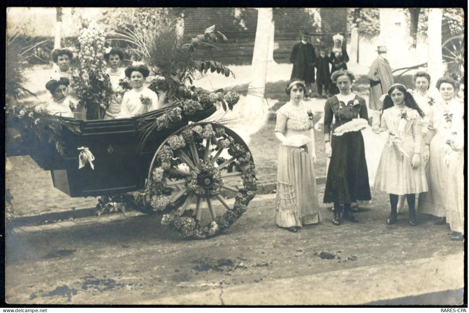 50 AVRANCHES - Fetes Et Défilé , Jeunes Filles à Identifier   - TTB / CPA PHOTO - Avranches