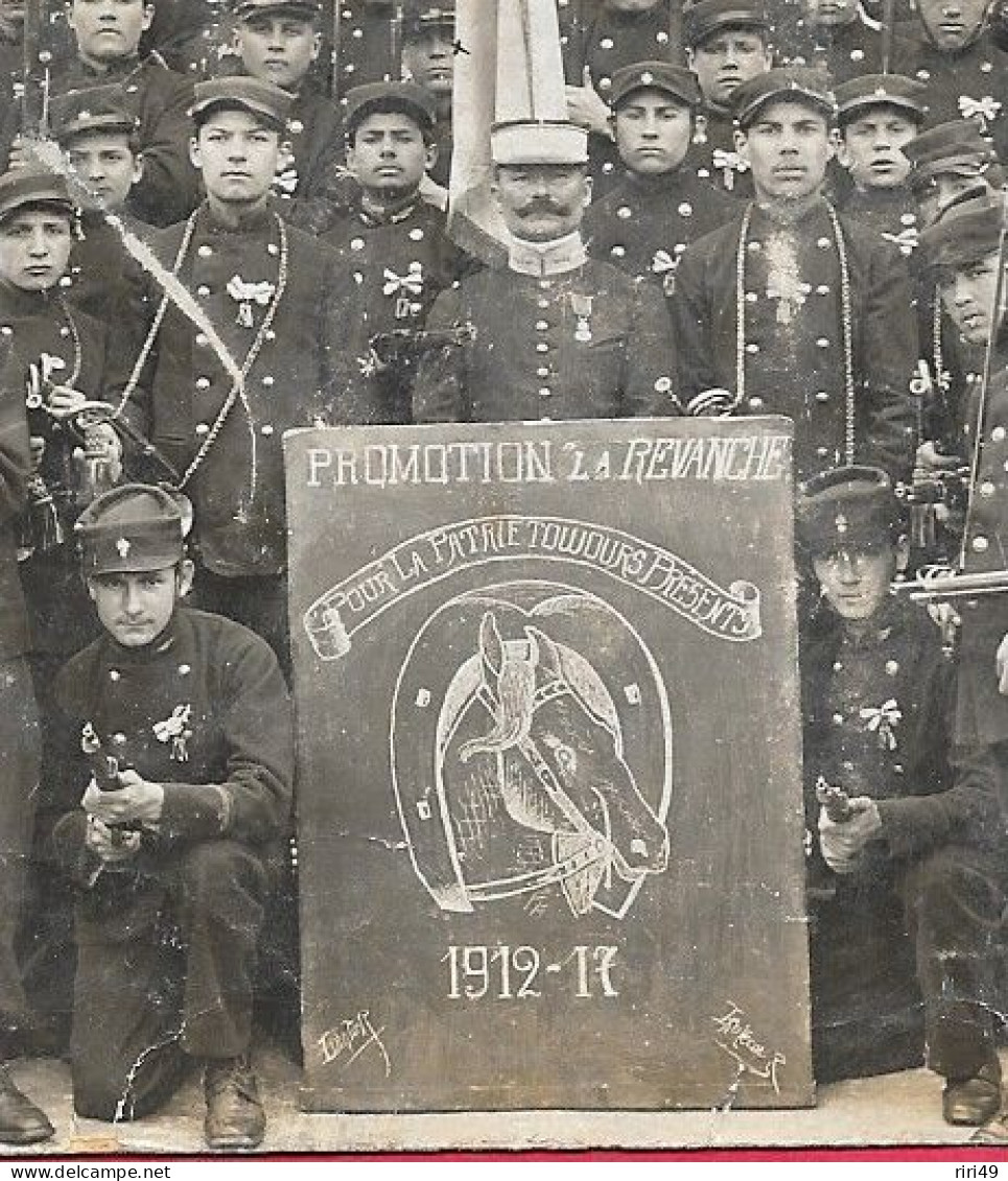 Cpa Carte Photo Militaire Promotion La Revanche,  Dos Vierge Et Divisé Voir Scannes - Regimente