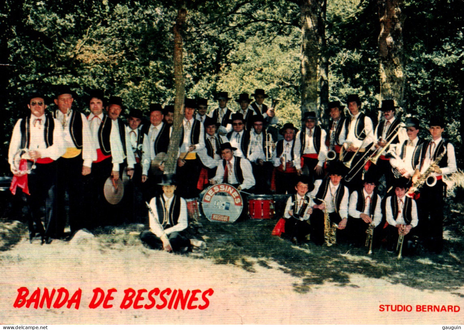 CPM - BESSINES S/GARTEMPE - Groupe Folklorique "Banda De Bessines" Place Du Champ De Foire ... Edition B.Guillot - Bessines Sur Gartempe