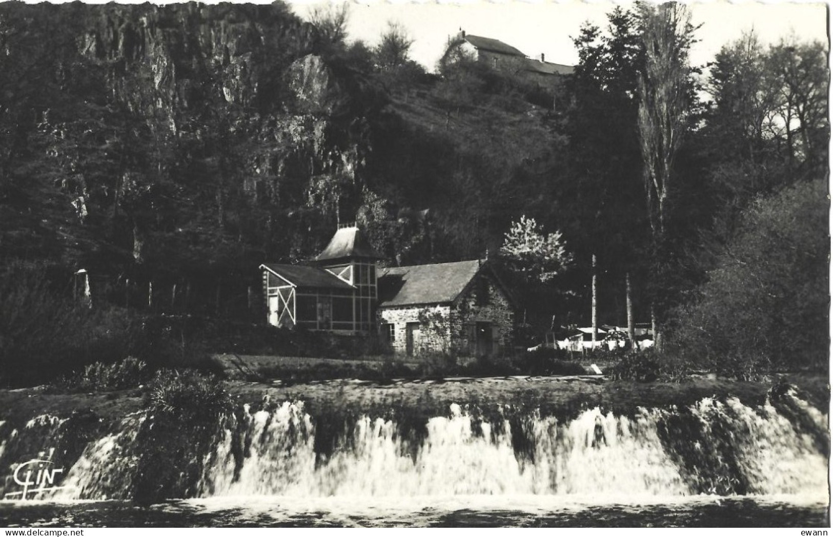 Carte Postale - Argentré - Le Roc Au Bord De La Jouanne - Argentre