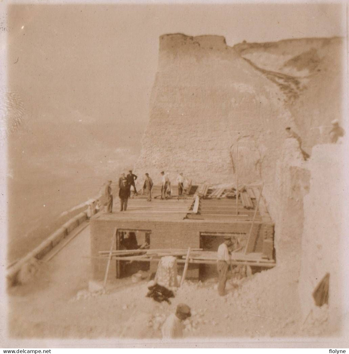 Mesnil Val - Photo Ancienne Albuminée - Construction Du Casino Sur La Plage , Travaux - Format 9x9 Cm - Mesnil-Val