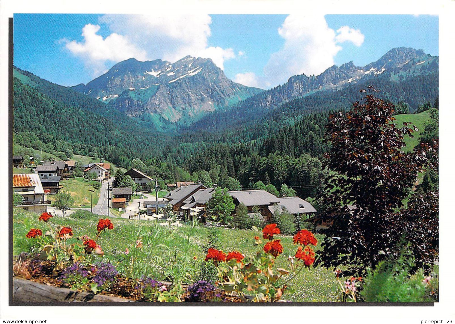 74 - Bellevaux - La Chevrerie - Vue Sur Le Village - Bellevaux