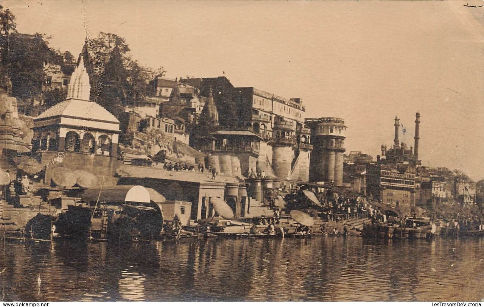 Inde - Ghats De Bénarès  - Vue Sur Le Fleuve Et Ses Bords  - Carte Postale Ancienne - Indien
