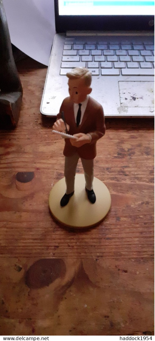 HERGE En Reporter TINTIN HERGE Moulinsart 2023 - Statuette In Resina