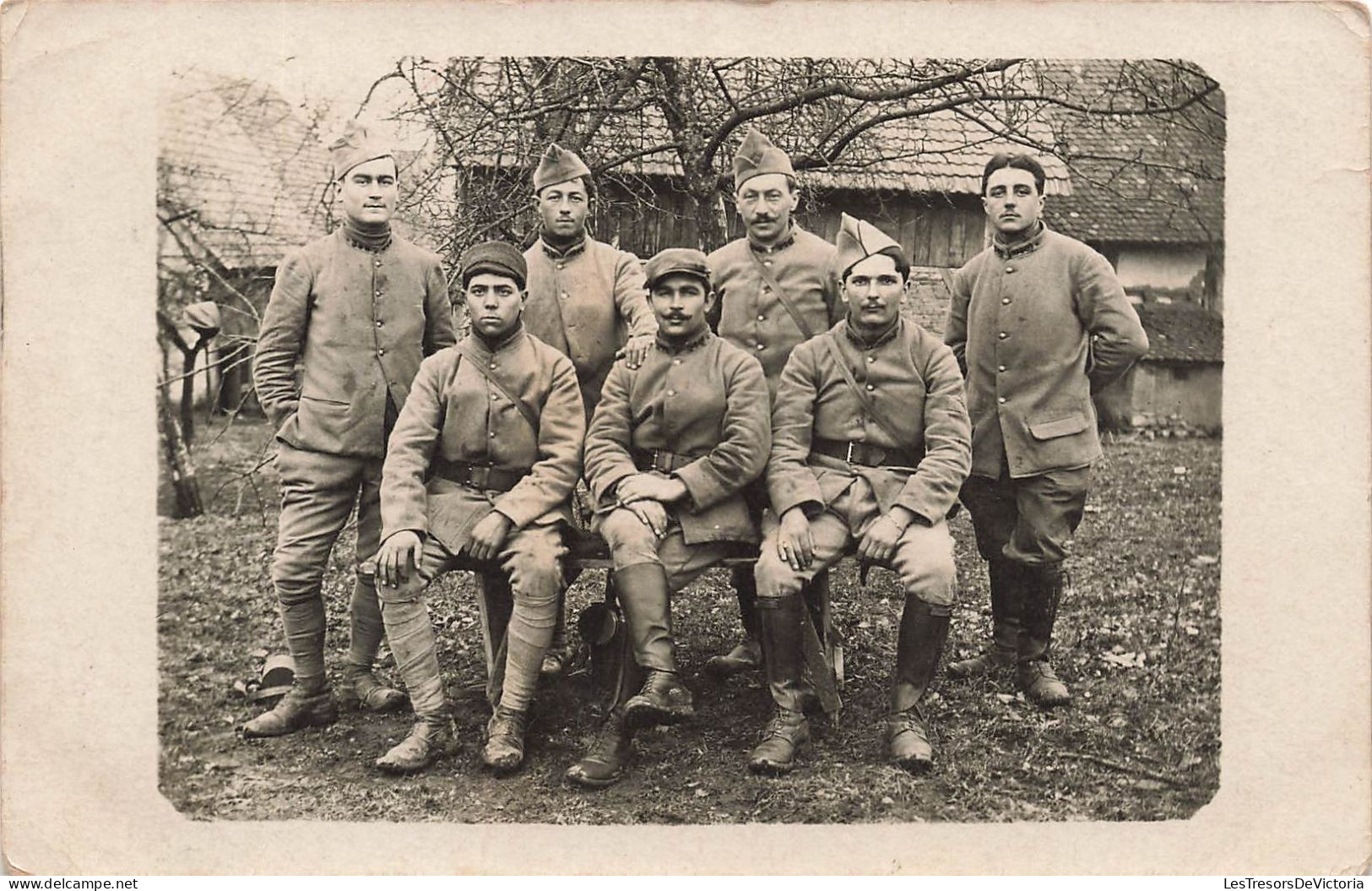 MILITARIA - Personnages - Groupe De Soldats Au Campement - Photo De Groupe - Guerre - Carte Postale Ancienne - Personen