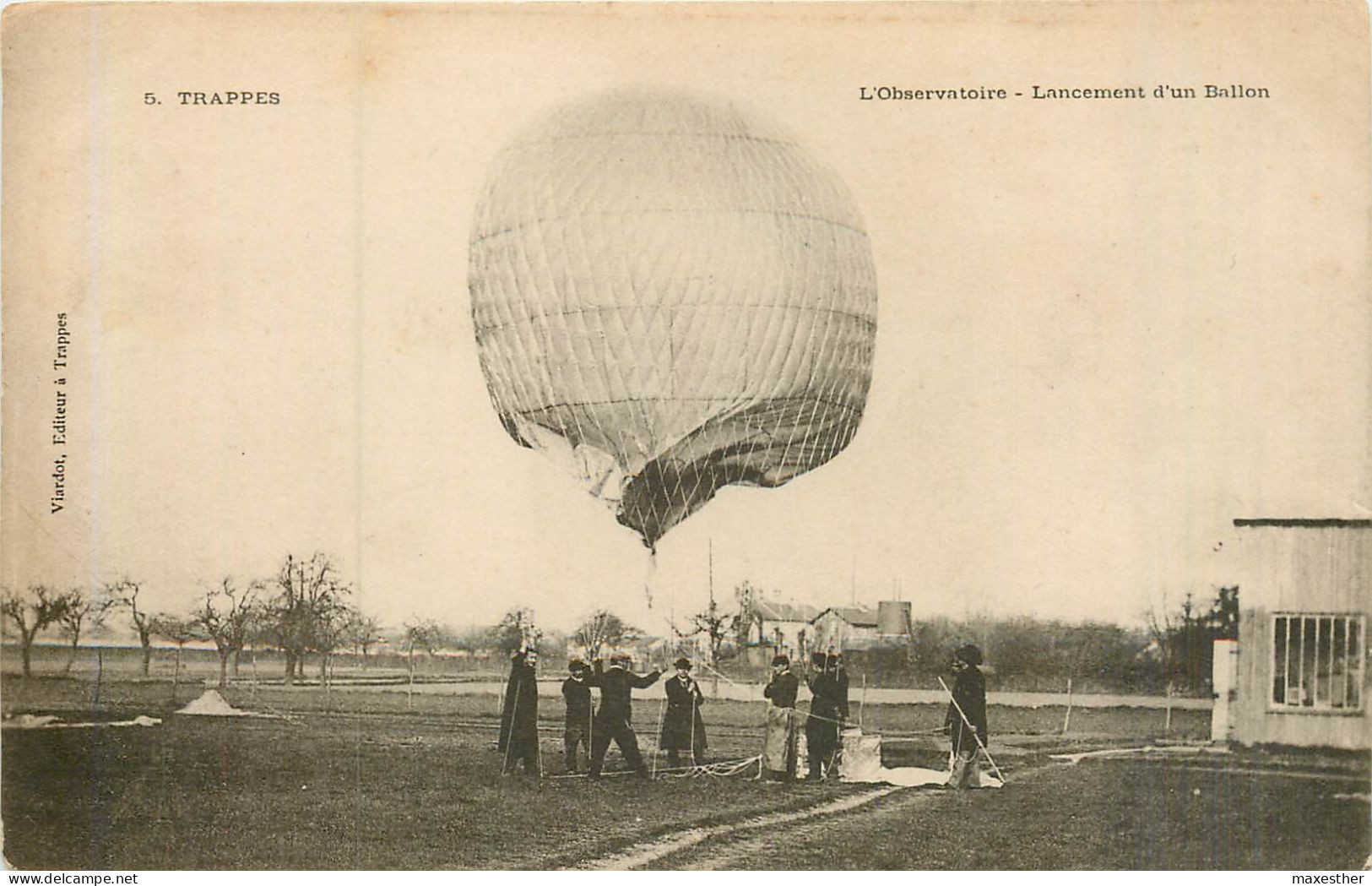 TRAPPES L'Observatoire Lancement D'un Ballon - Trappes