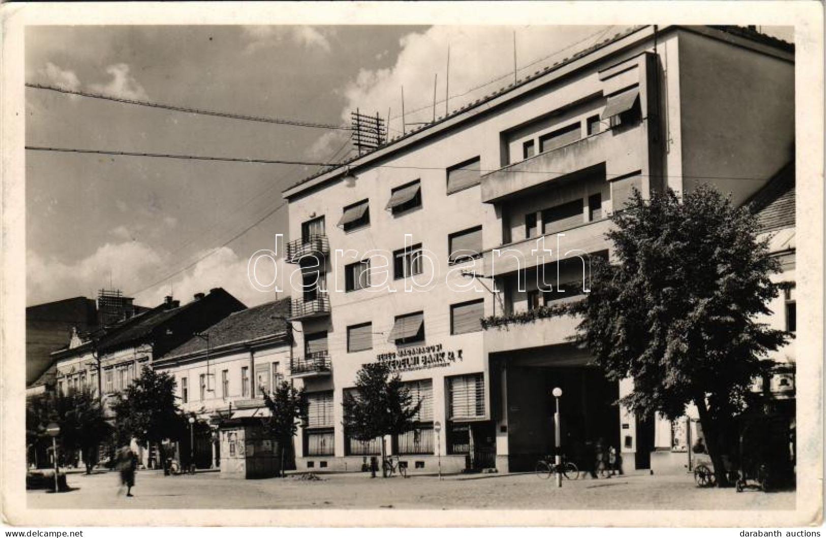 ** T2/T3 Munkács, Mukacheve, Mukacevo; Bereg-Máramarosi Kereskedelmi Bank, Bernstein üzlete, újságosbódé / Bank, Shop, N - Sin Clasificación