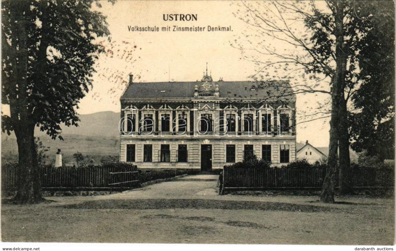 T2 1909 Ustron, Volksschule Mit Zinsmeister Denkmal / School, Monument - Zonder Classificatie