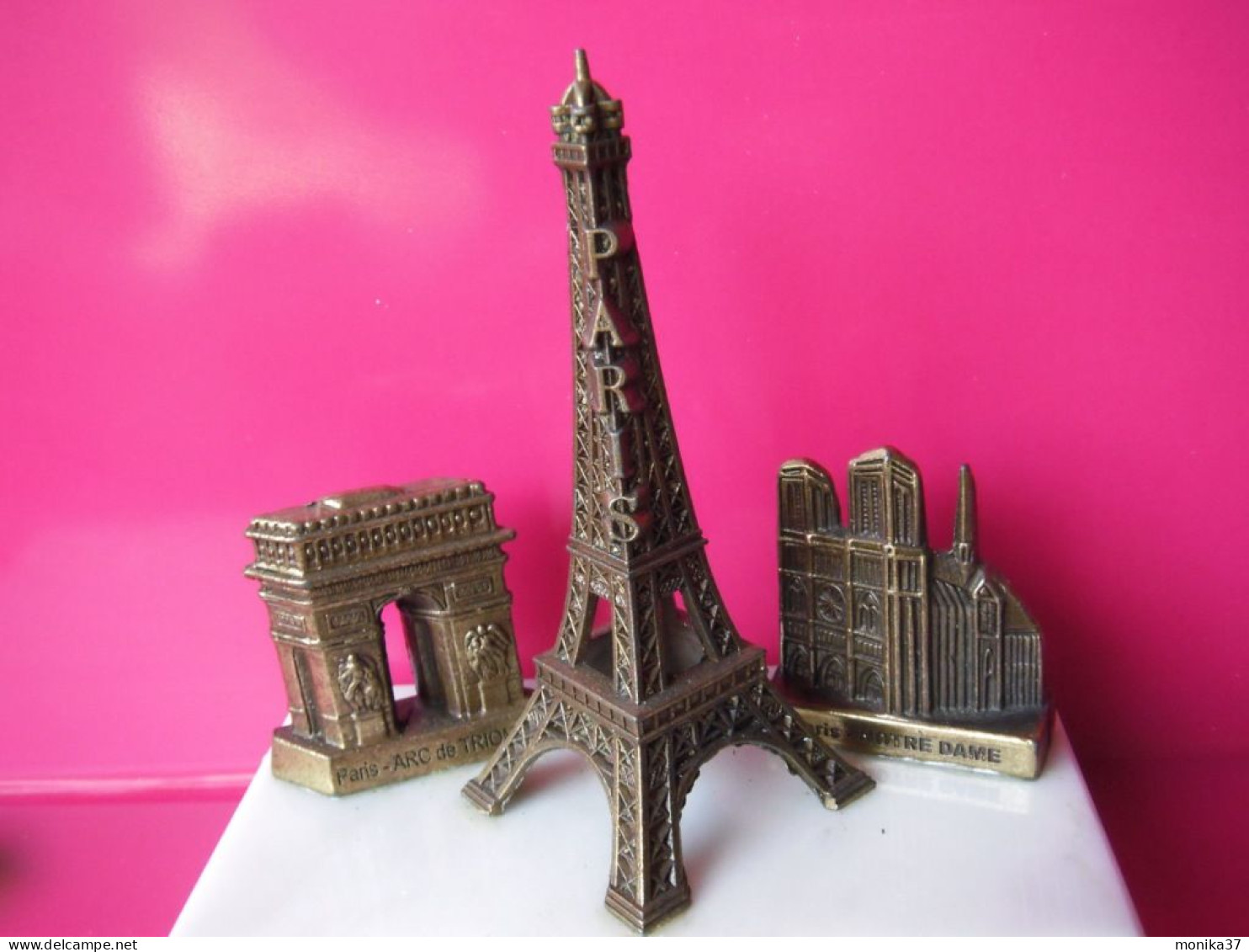 Tour Effel Notre Dame Arc De Triomphe Mad In France Souvenir De PARIS En Métal - Obj. 'Remember Of'