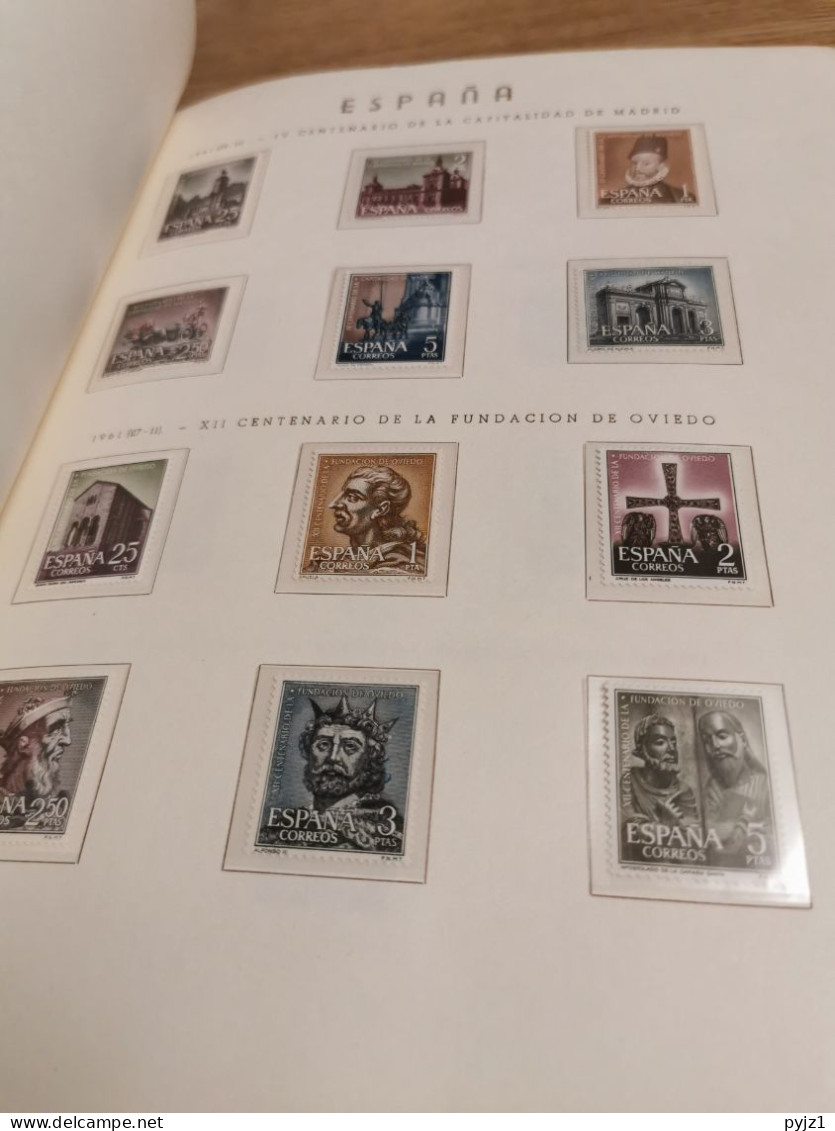 Spain MNH 1958-1993 in 3 albums