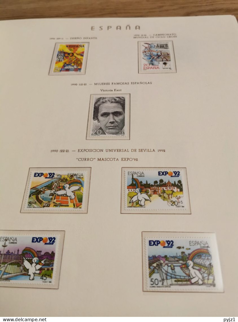 Spain MNH 1958-1993 in 3 albums