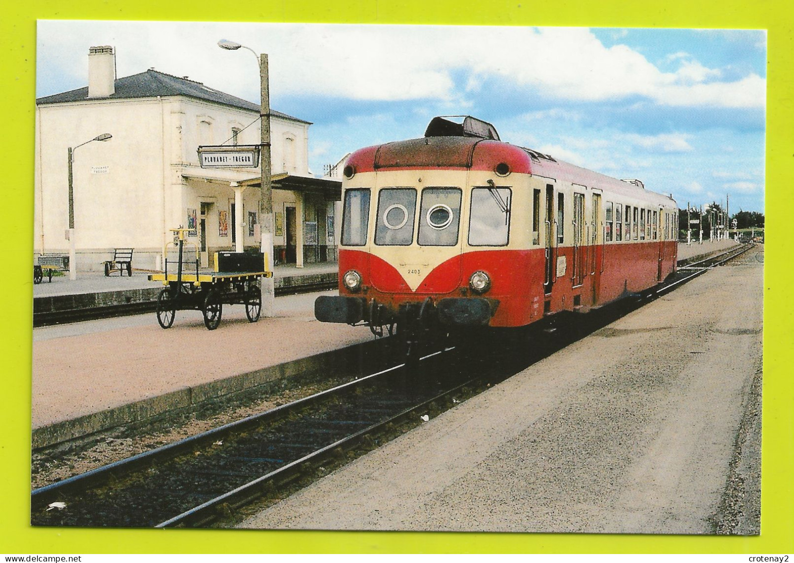 22 PLOUARET TREGOR TRAIN Autorail En Gare - Plouaret