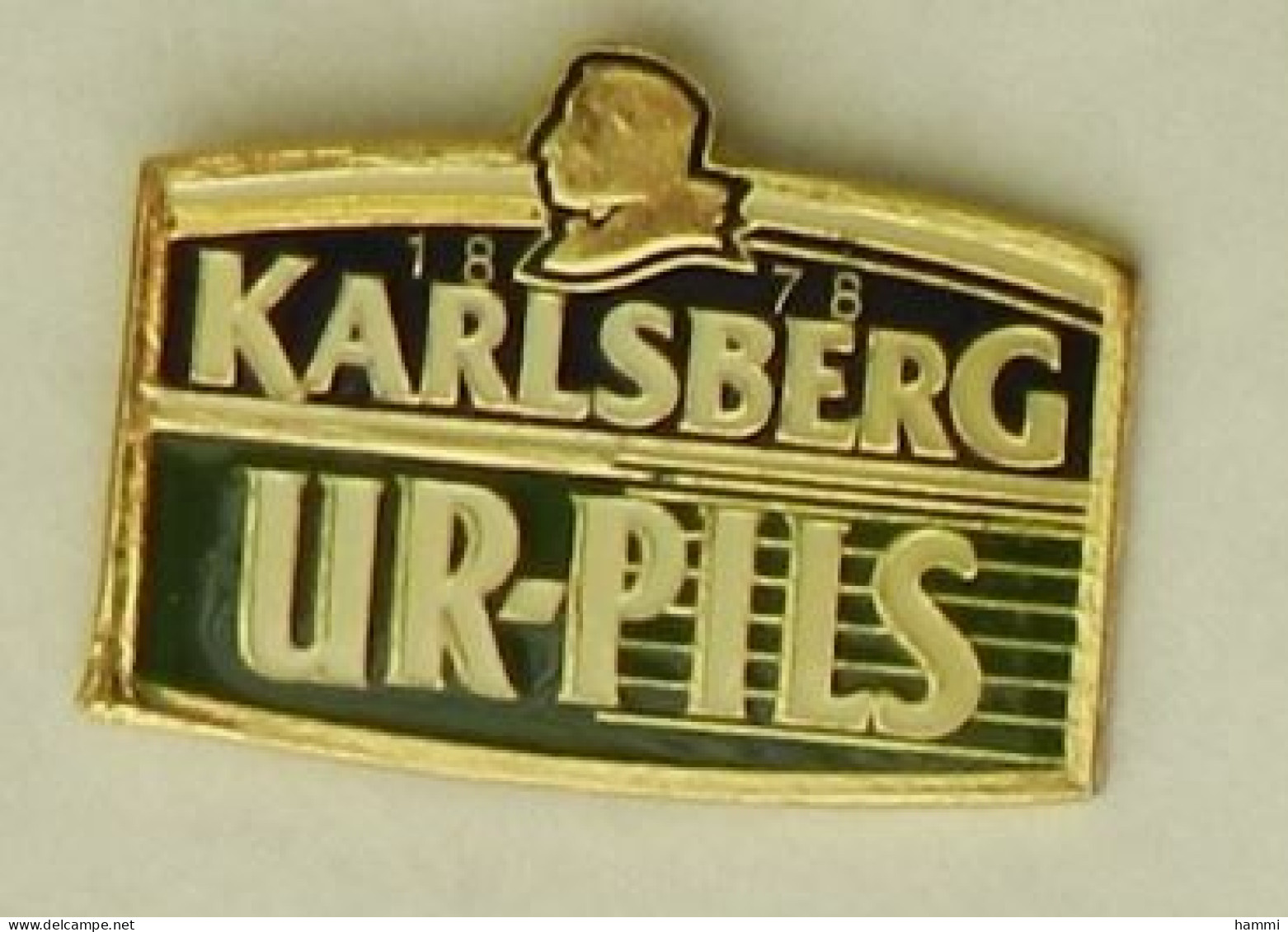 N292 Pin's Bière Bier Beer KARLSBERG UR-PILS Achat Immédiat - Bierpins