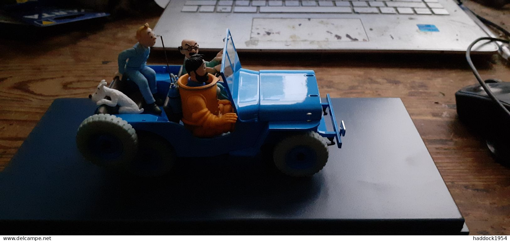 La Jeep Bleue Objectif Lune TINTIN HERGE Moulinsart 2018 - Statuettes En Métal