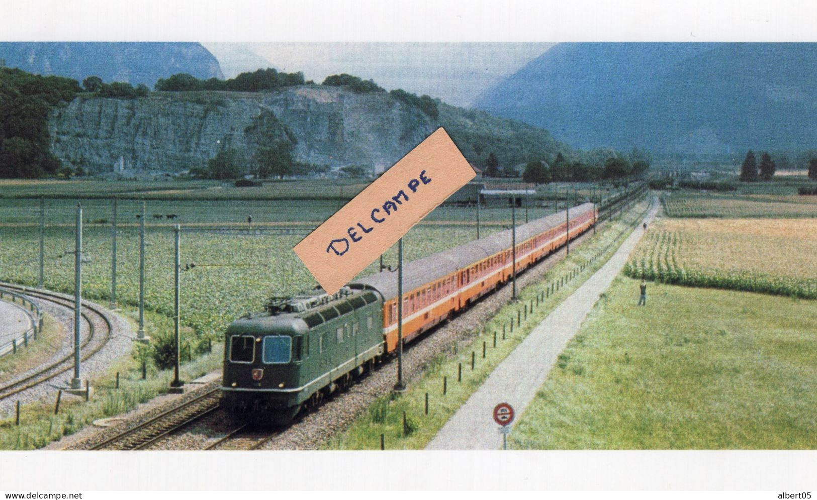 Train Lutetia Remorqué Par Une Re 6/6 Près De Aigle - Fin Années 70 - Reproduction - Aigle