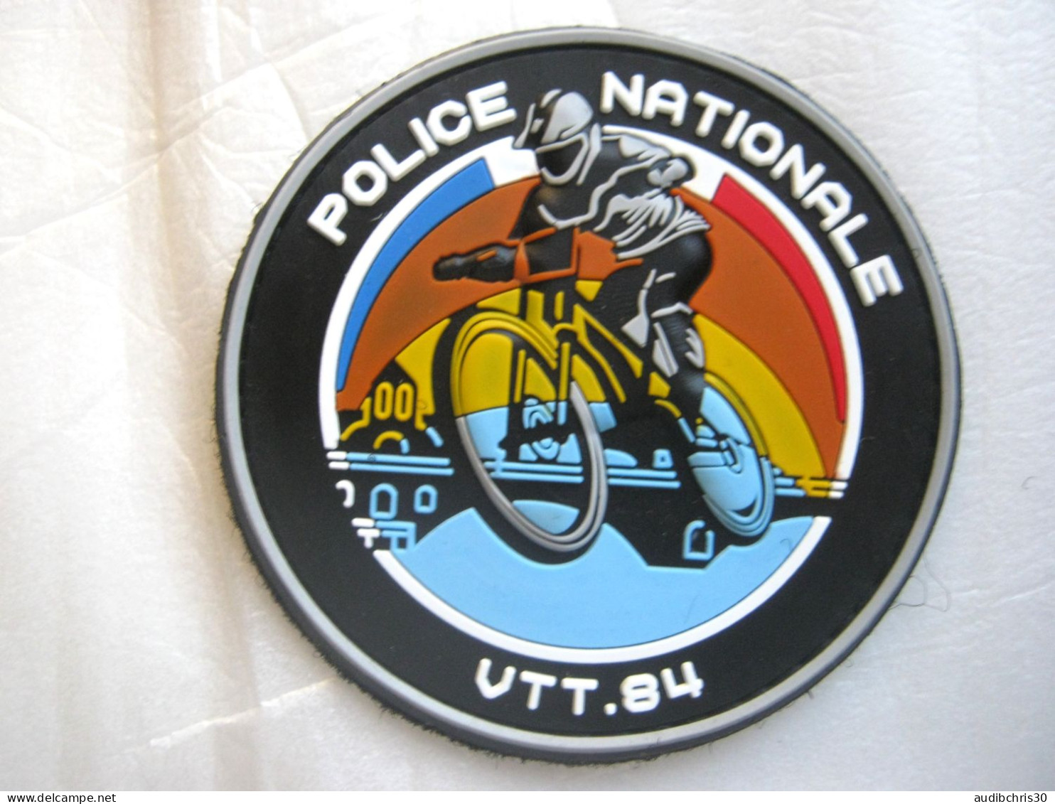 ECUSSON P.N UNITE VTT DU 84 AVIGNON SUR SCRATCH 80MM   NEUF - Police & Gendarmerie