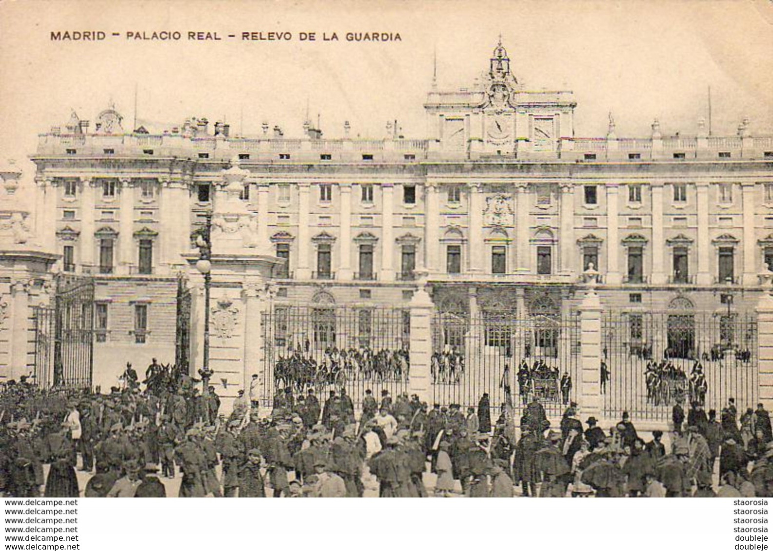 ESPAGNE  MADRID  Palacio Real- Relevo De La Guardia   ..... - Madrid