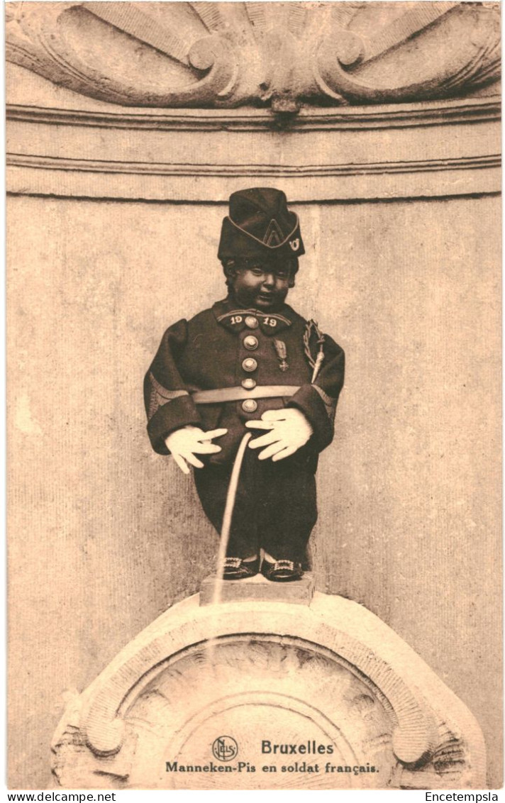 CPA Carte Postale  Belgique Bruxelles Manneken Pis  En Soldat Français   VM75262 - Celebridades