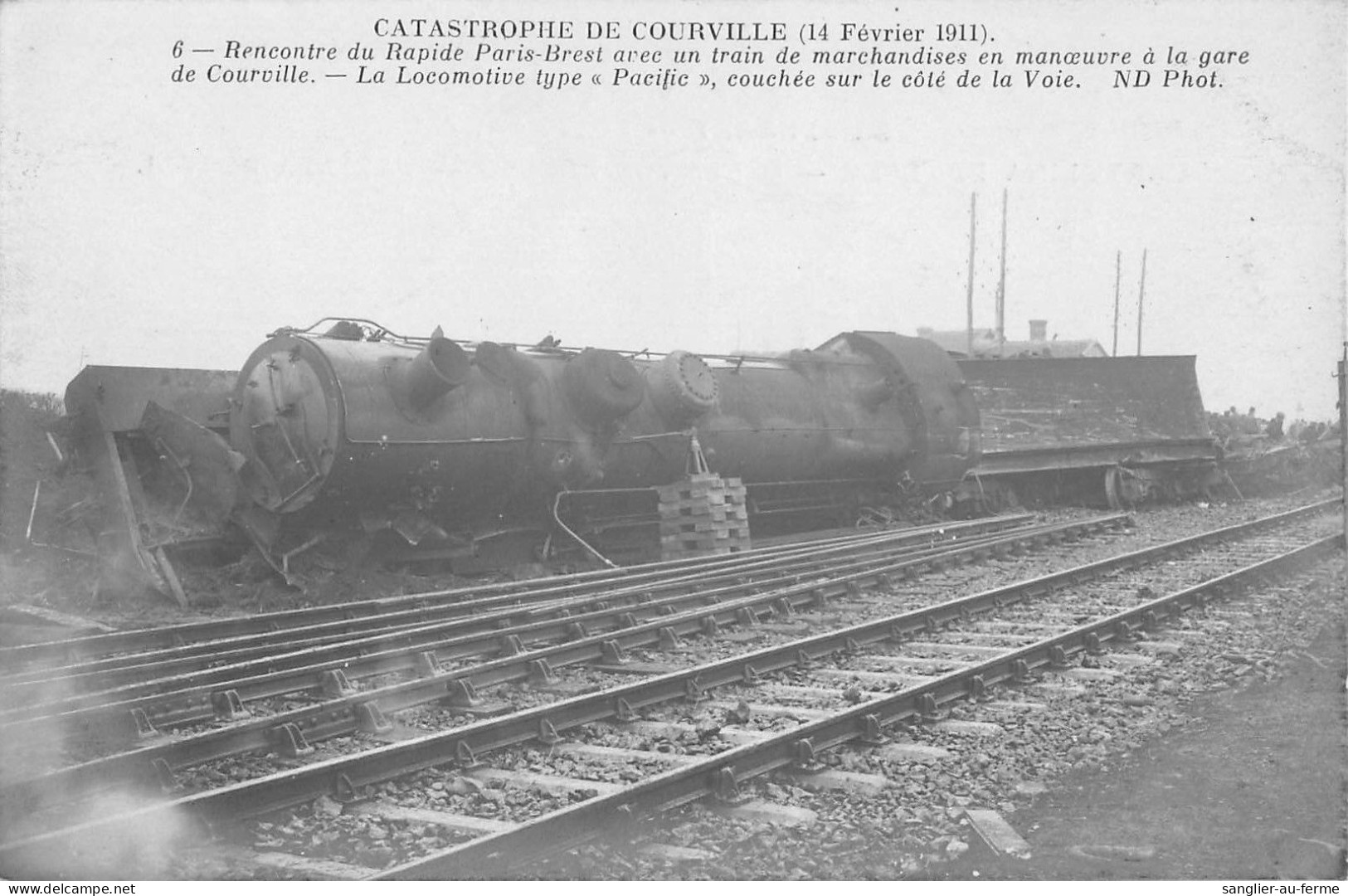 CPA 28 CATASTROPHE DE COURVILLE 1911 / RENCONTRE DU RAPIDE PARIS BREST AVEC UN TRAIN DE MARCHANDISES - Courville