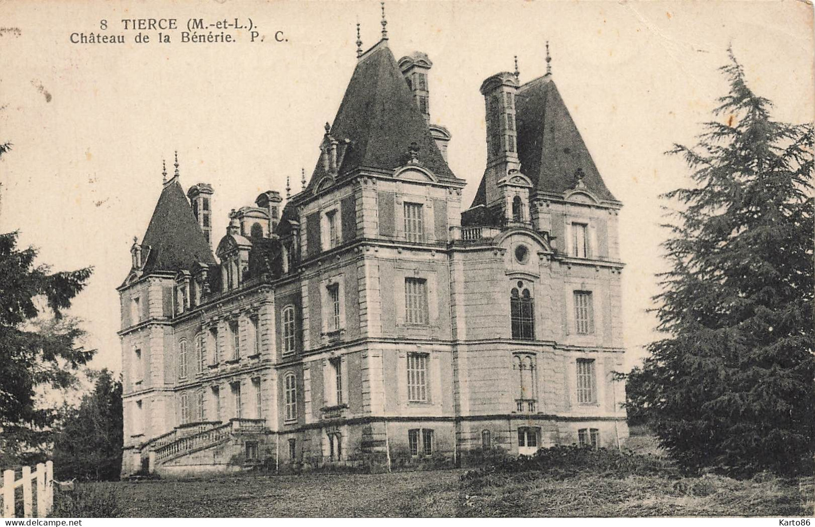 Tiercé * Le Château De La Bénérie - Tierce