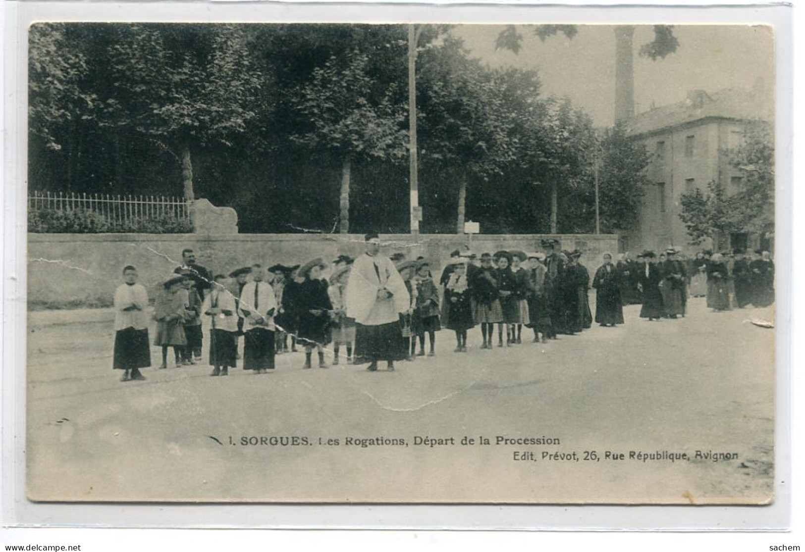 84 SORGUES Carte RARE  Jour Fete Les Rogations Départ De La Procession 1910-  Curé Villageois Enfants Choeur    D02 2022 - Sorgues