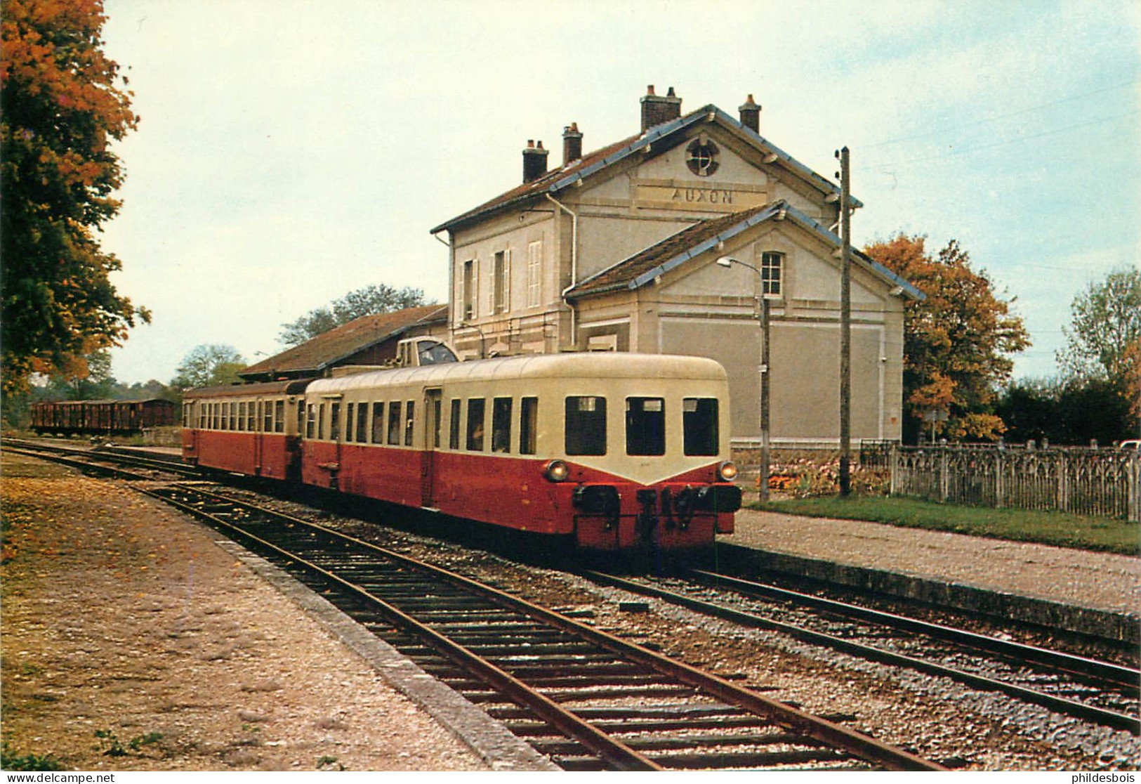 Gare D'AUXON  Autorail X 3800 - Gares - Avec Trains