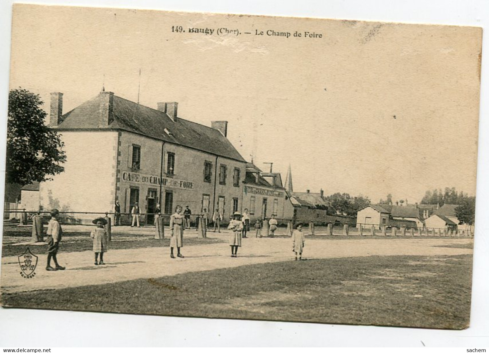 18 BAUGY Enfants Et Villageois Sur Le Champ De Foire Devant CAFE écrite Timb En 1908    D04 2022 - Baugy