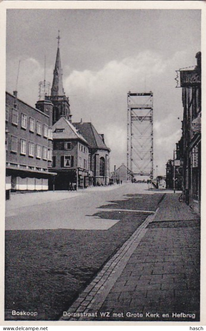 482295Boskoop, Dorpsstraat WZ Met Grote Kerk En Hefbrug. 1947.(kleine Vouwen In De Hoeken, Zie Achterkant) - Boskoop