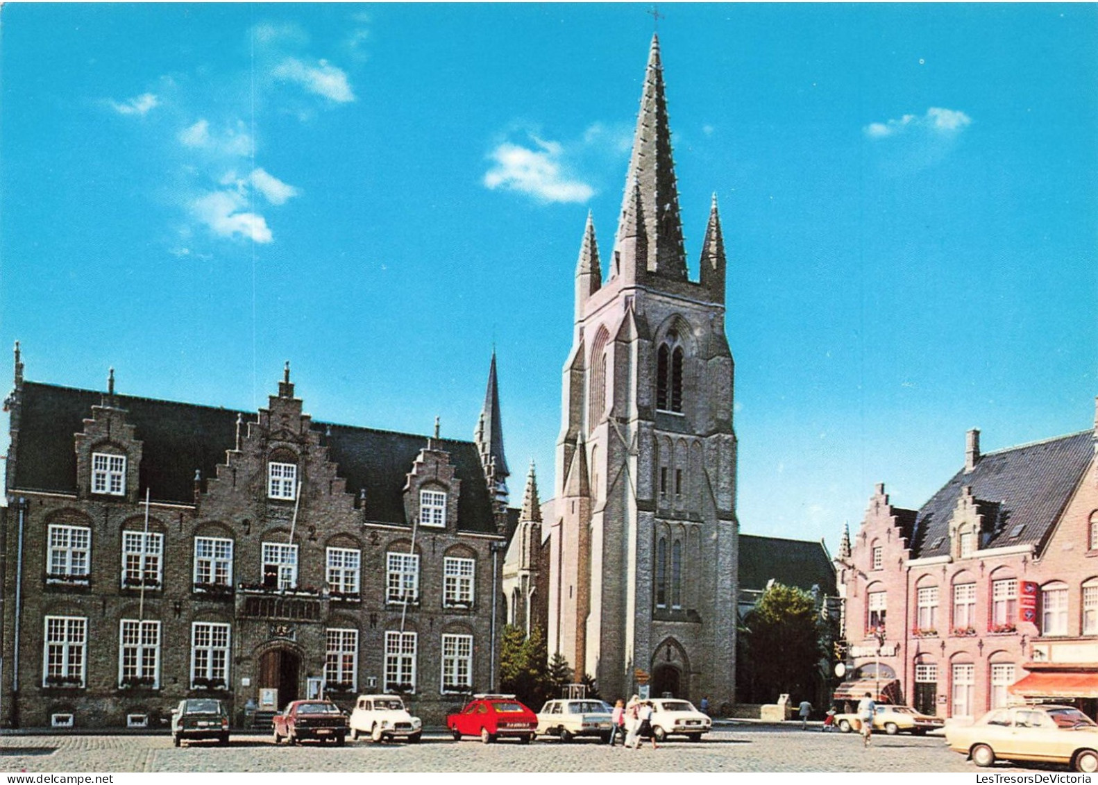 BELGIQUE - Nieuwpoort - Grand'Place - Hôtel De Ville - Eglise Notre-Dame - Carte Postale - Nieuwpoort