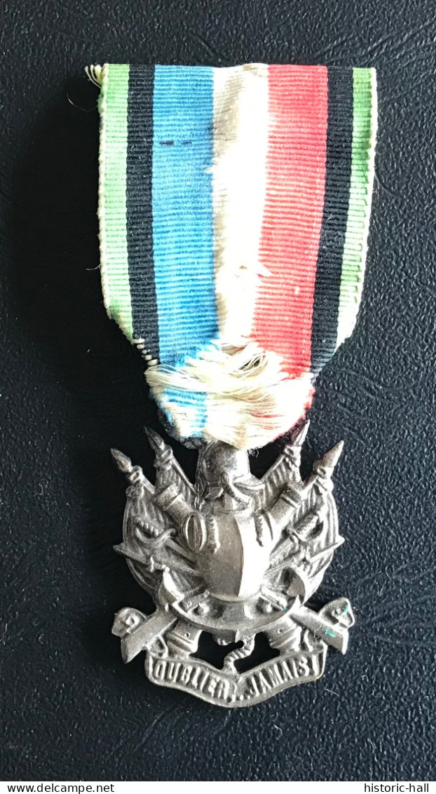 Médaille « Oublier, Jamais » Anciens Combattants Guerre 1870 - Frankrijk