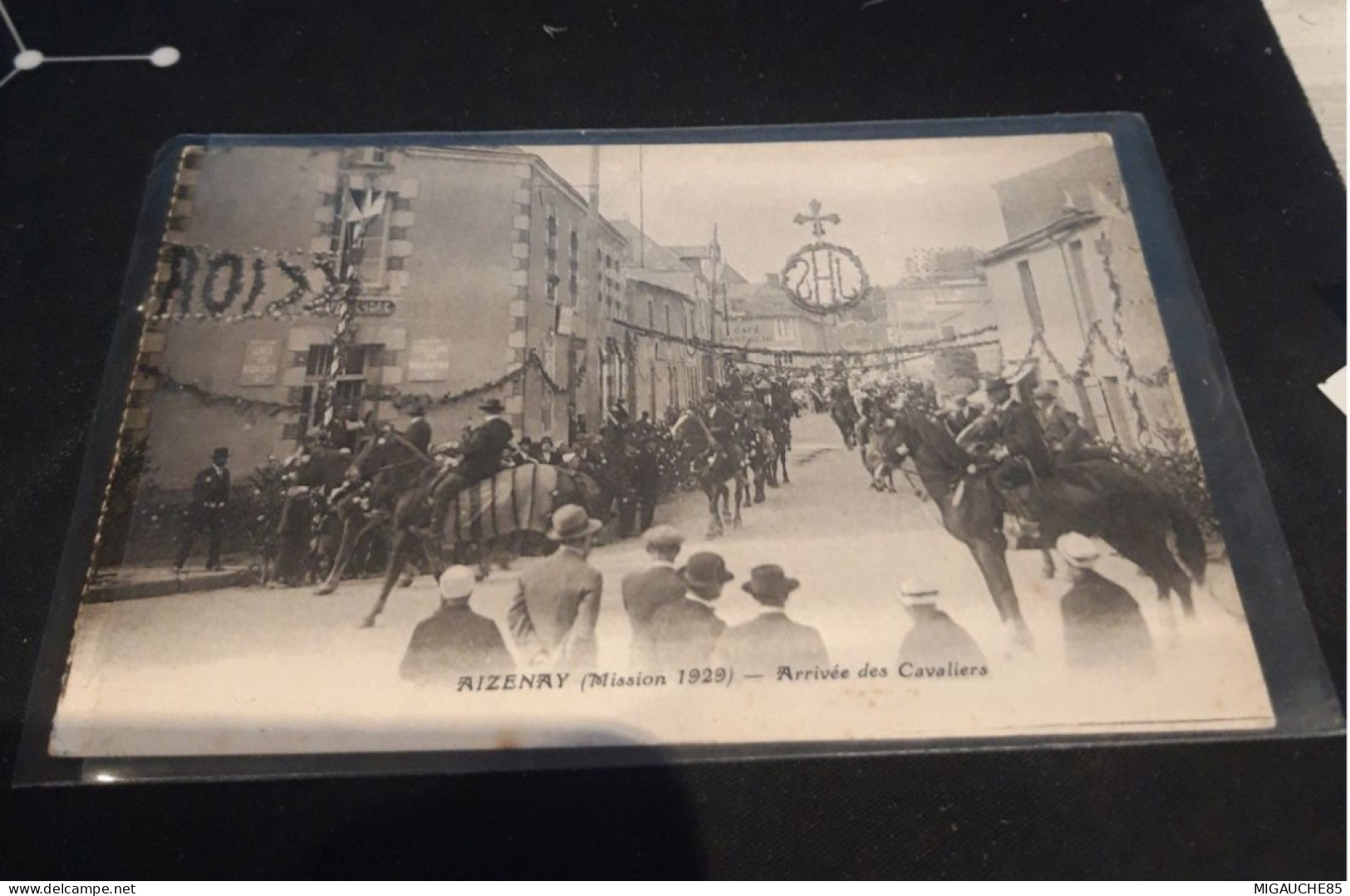 Carte  Postale    AIZENAY  (Mission 1929)    Arrivée Des  Cavaliers - Aizenay