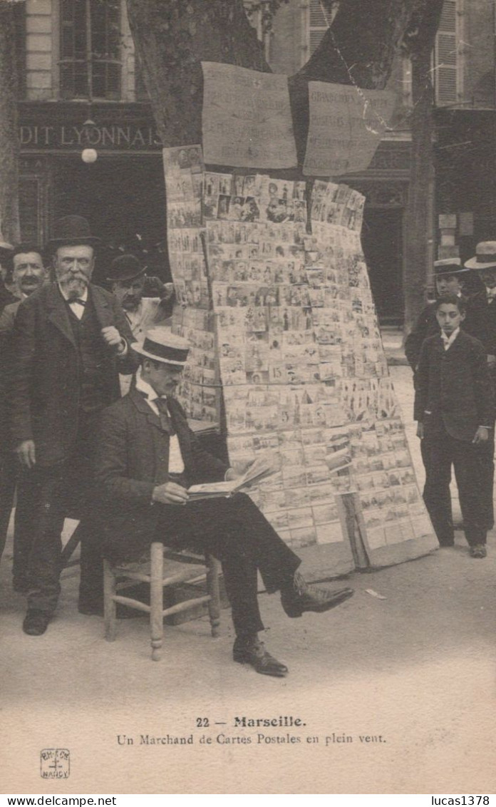 13 / MARSEILLE / TOP CARTE EDITEUR NANCY 22 / UN MARCHAND DE CARTES POSTALES EN PLEIN VENT - Quartiers Sud, Mazargues, Bonneveine, Pointe Rouge, Calanques,