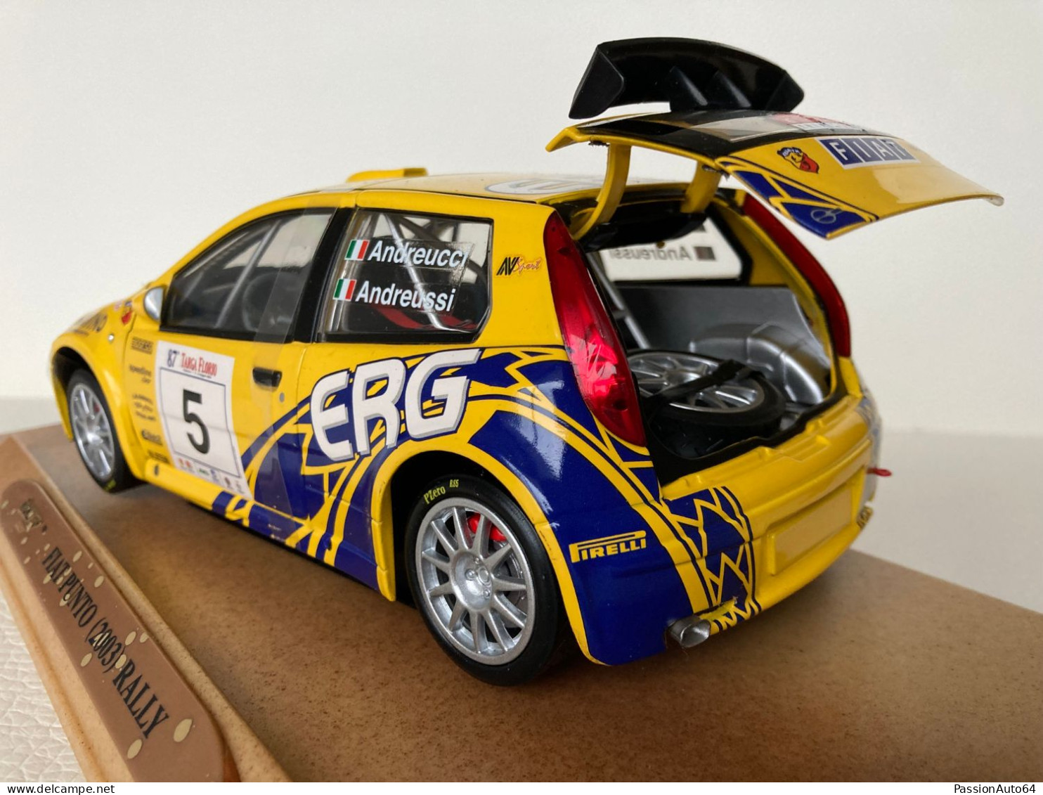 1/18 Ricko Fiat Punto Rally 2003 no Burago Solido Norev Otto Mobile Anson Spark Autoart Kyosho Minichamps BBR CMC Exoto