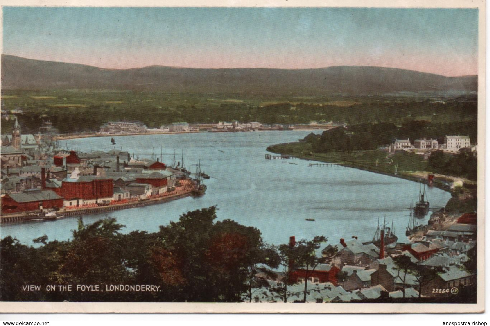 COLOURED POSTCARD - VIEW ON THE FOYLE - LONDONDERRY - NORTHERN IRELAND - Londonderry