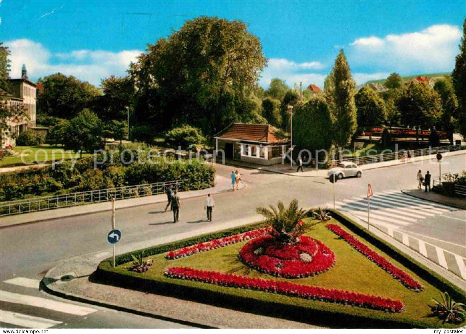 42621863 Menden Sauerland Bahnhofvorplatz Kaefer Menden (Sauerland) - Menden