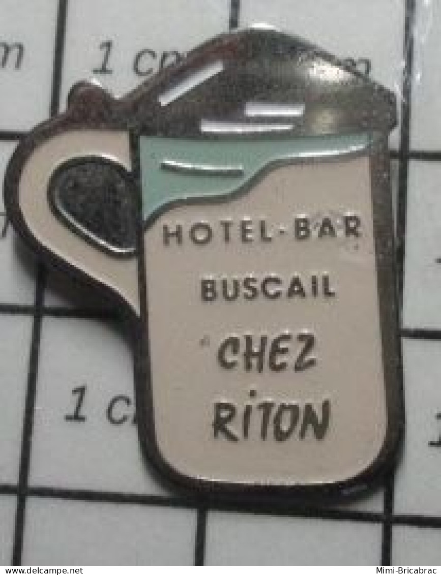 613B Pin's Pins / Beau Et Rare / BIERES / CHOPE DE BIERE HOTEL BAR BUSCAIL CHEZ RITON - Bierpins
