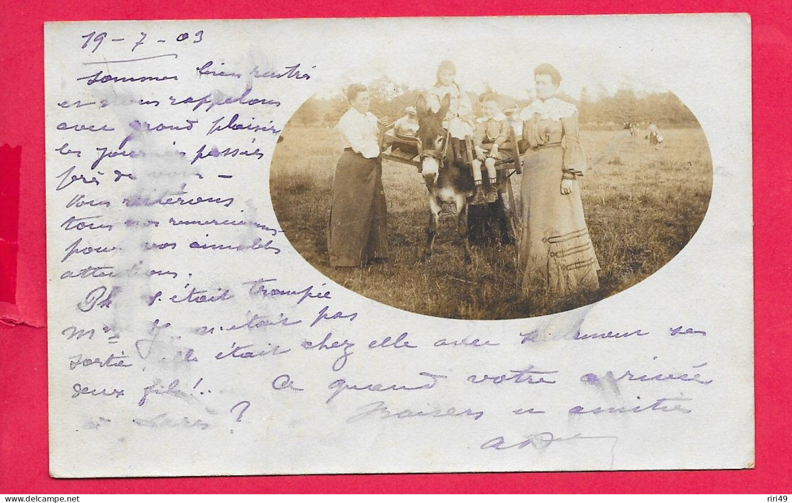 Cpa,  Lot 2 Cartes Photos,  Famille, Enfants, Vaches, Dos SIMPLE Voir Scanne Voyagée1903 LA FERME - Groepen Kinderen En Familie