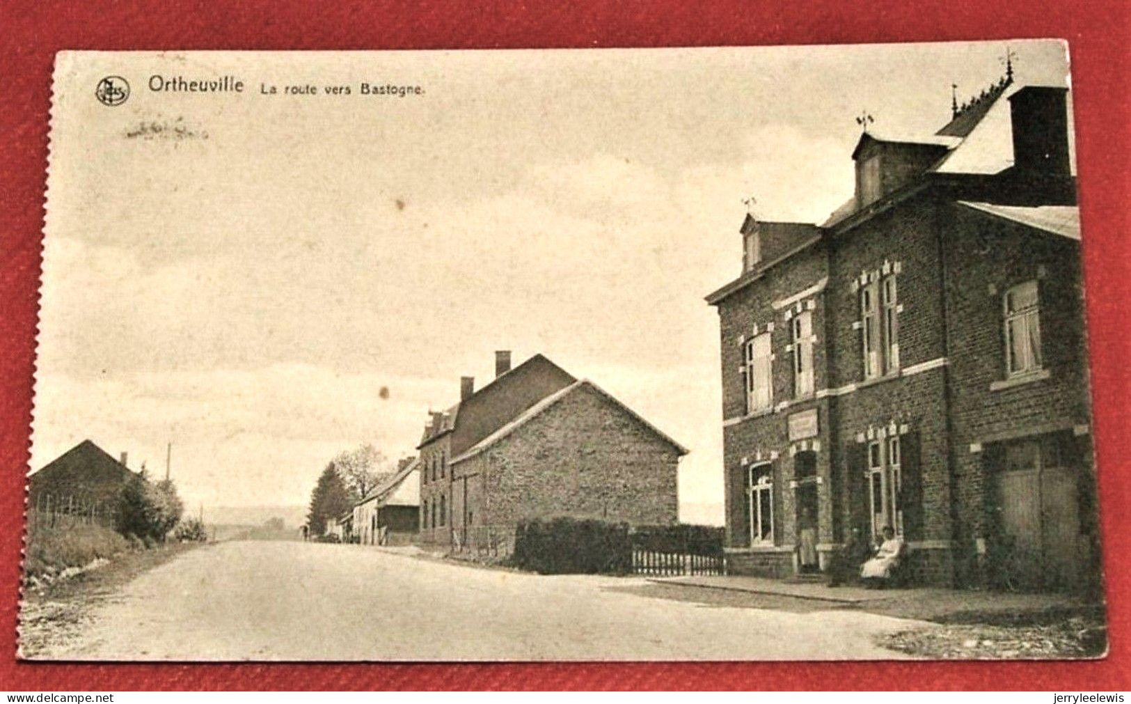 ORTHEUVILLE  -   La Route Vers Bastogne  - - Sainte-Ode