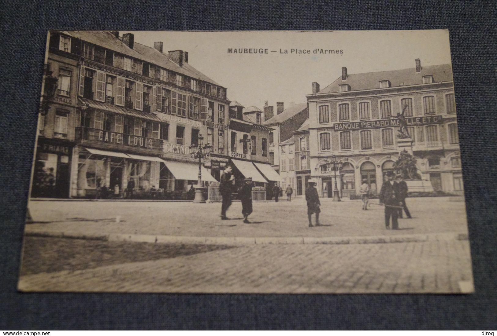 RARE Très Belle Ancienne Photo Carte Postale De  Maubeuge,1919,place D'Armes,banque Pierrard - Maubeuge