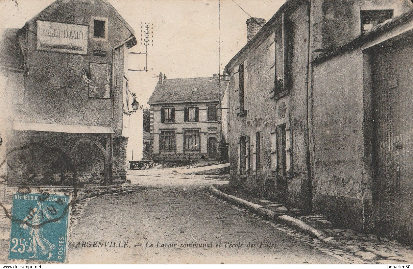 CPA 78  GARGENVILLE LE LAVOIR ET L'ECOLE DE FILLES - Gargenville