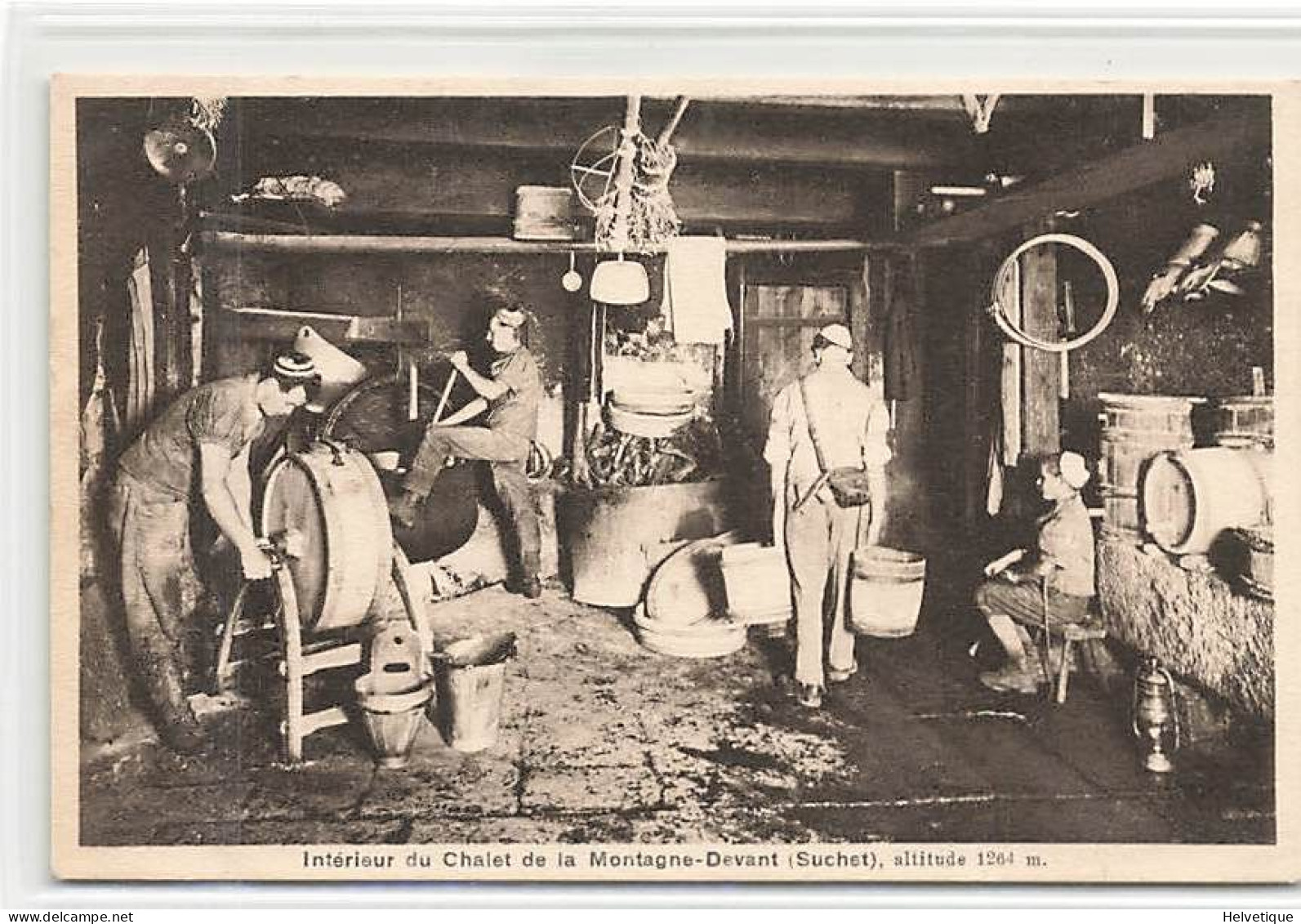 Intérieur Du Chalet De La Montagne-Devant Suchet (Baulmes) Animée Baratte à Beurre Seillon Alpage Chaudron Fromagers - Baulmes