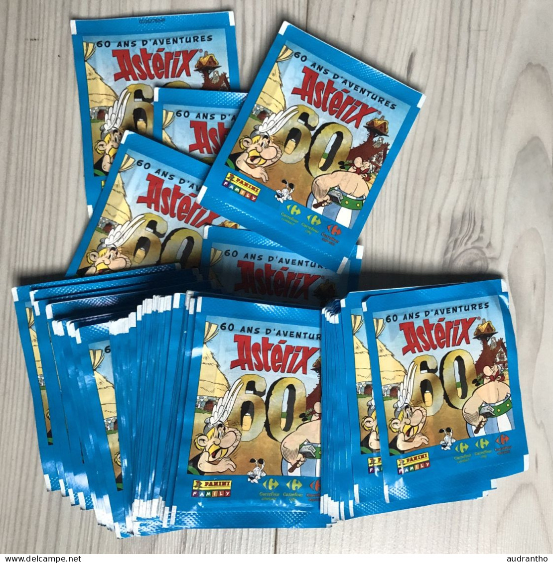 100 Pochettes De Stickers PANINI - Astérix 60 Ans D'aventures - Carrefour - 300 Vignettes Autocollantes 2019 - Zelfklevers