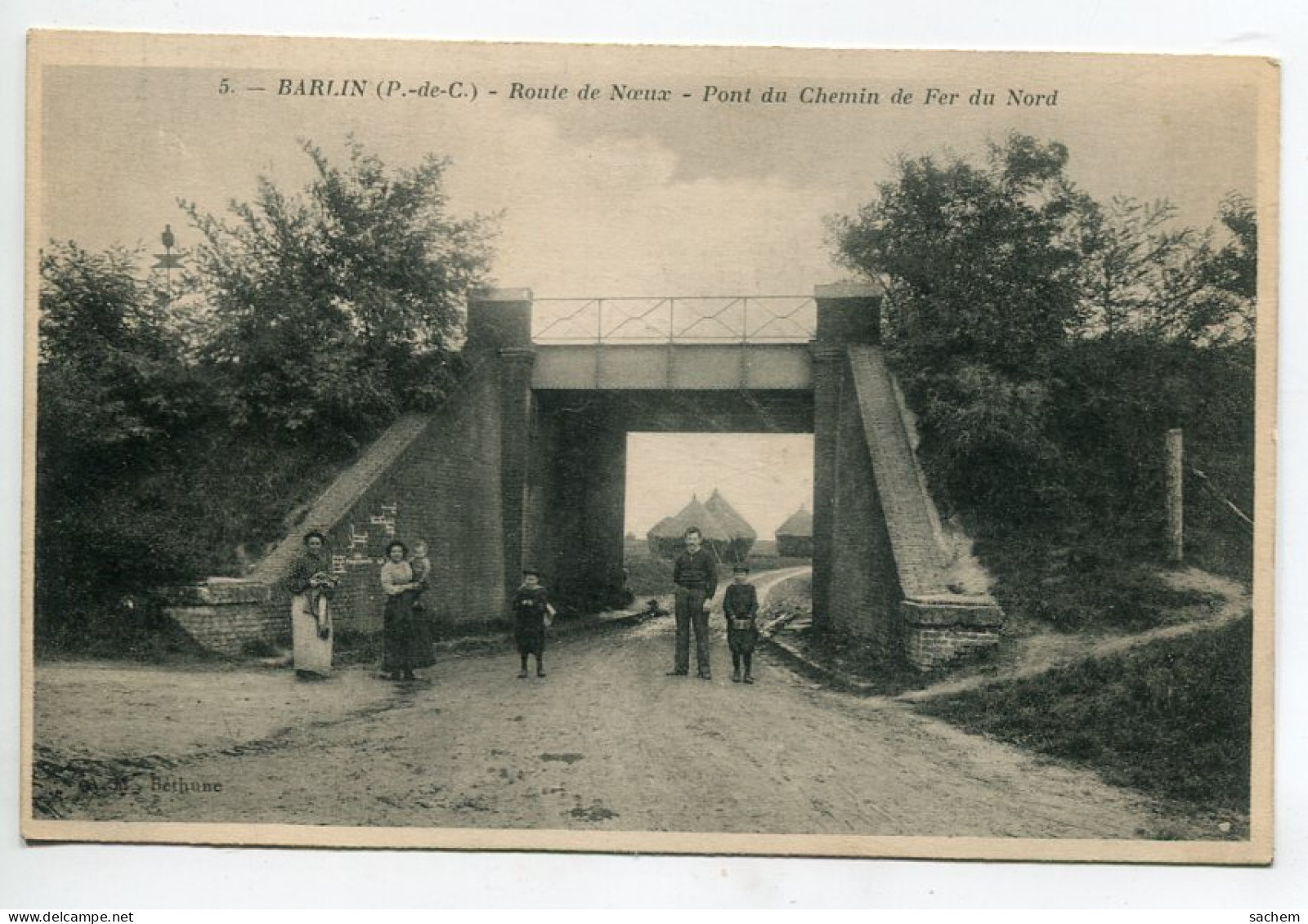 62 BARLIN Route De Noeux Villageois Pont Du Chemin De Fer Du Nord écrite En 1915   D05 2022 - Barlin