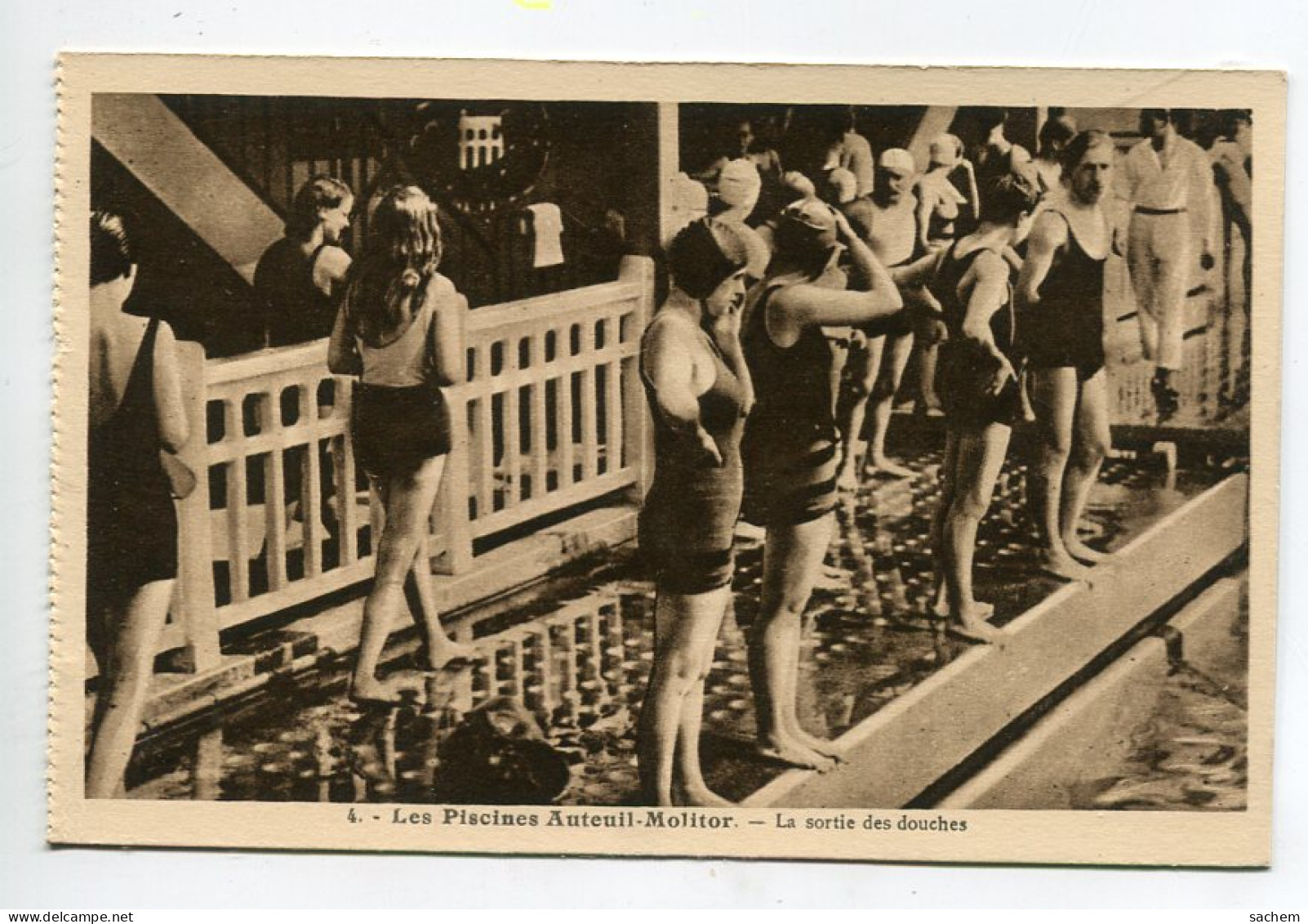 NATATION Piscine Auteuil Molitor La Sortie Des Douches Baigneurs En Tenue 1930   D07 2022 - Swimming