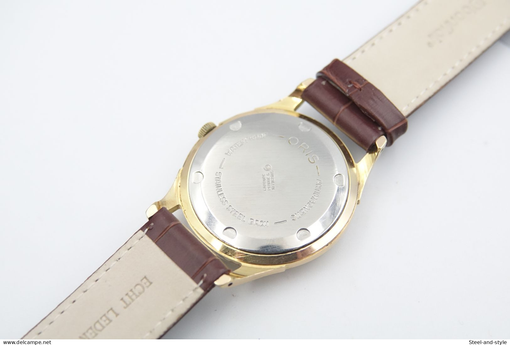 Watches : ORIS MEN ULTRA RARE FLUTED DIAL - 17 Jewels - Original - Swiss Made - Running - 1960's - Excelent Condition - Moderne Uhren