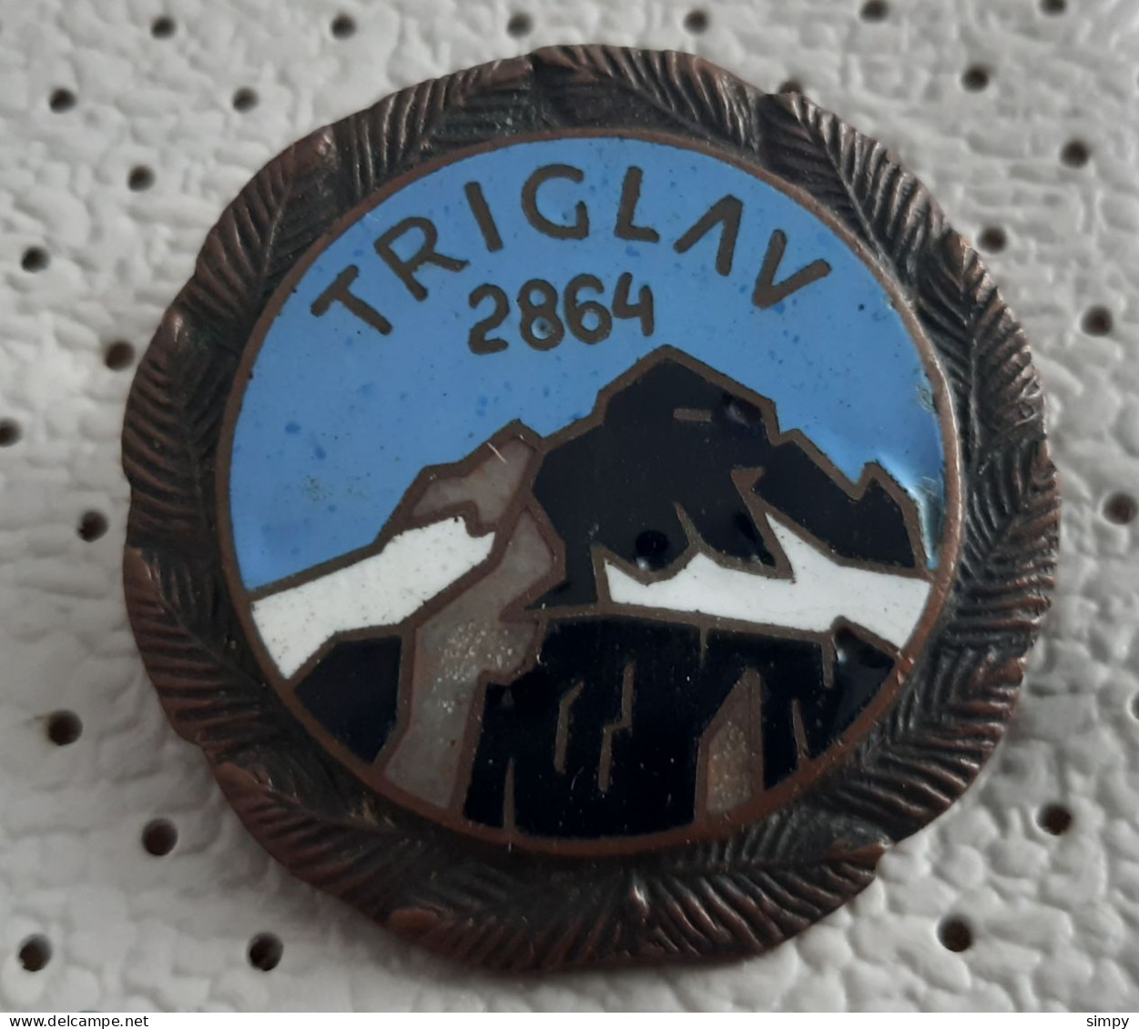 Triglav 2864m Mountaineering, Alpinism Vintage Slovenia Ex Yugoslavia Big Enamel Pin - Alpinisme, Beklimming