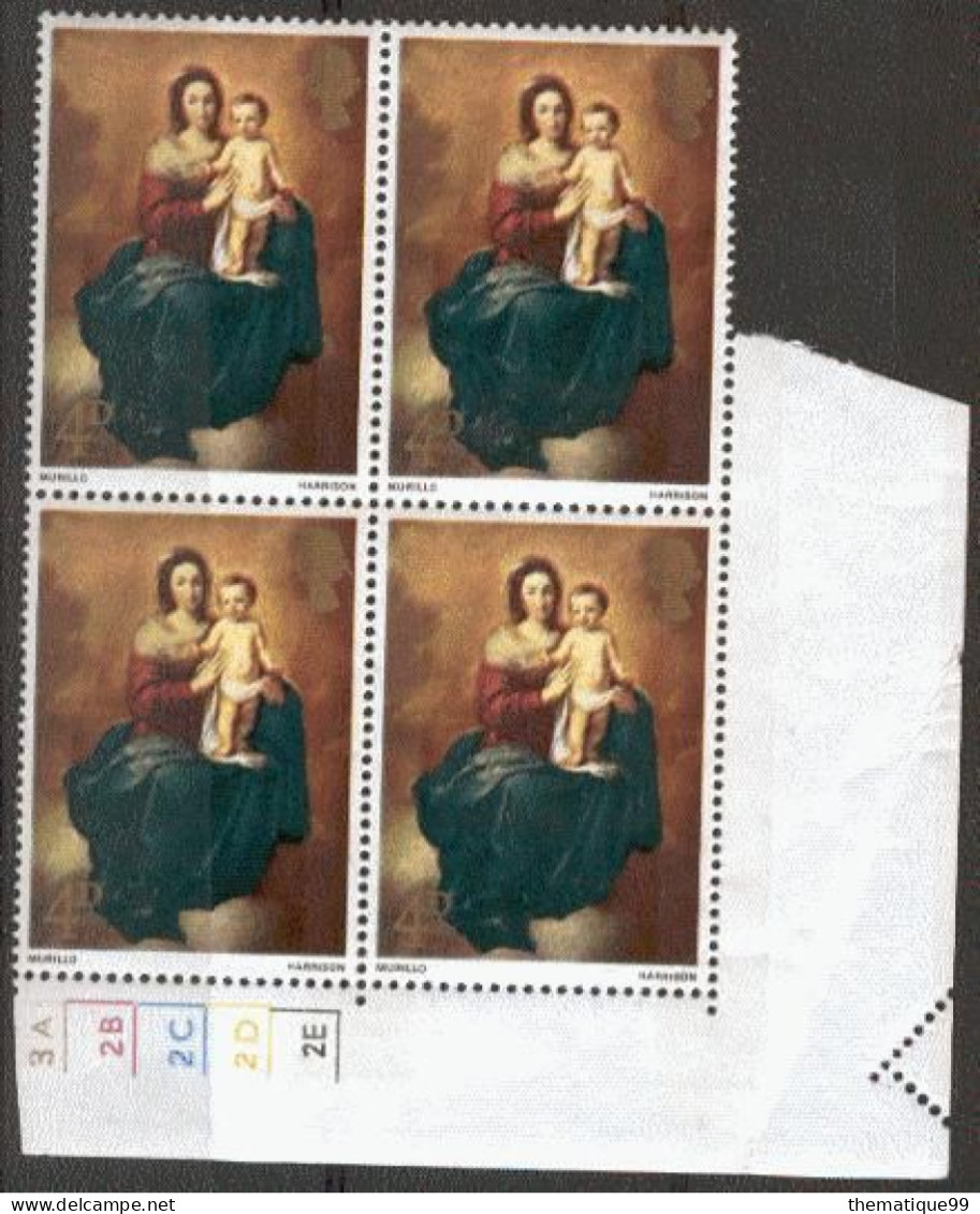 Timbres Anglais Avec Variété De Piquage Après Pliage Du Coin : Religion, Vierge, Jésus, Enfant, Peinture - Christianisme